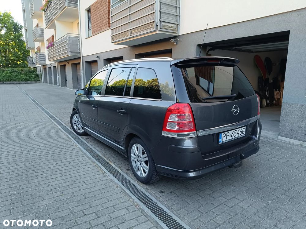 Opel Zafira 1.8 Sport - 17