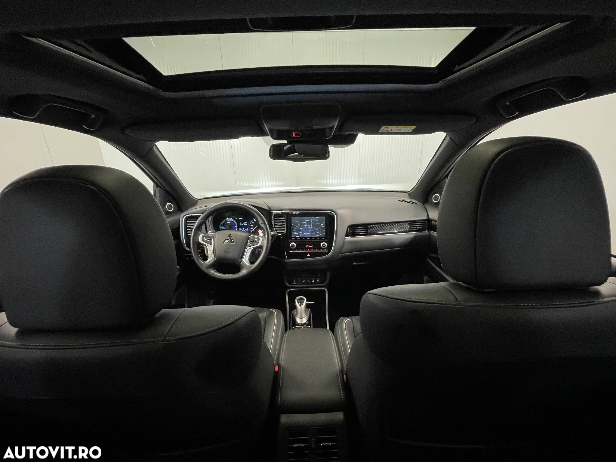 Mitsubishi Outlander 2.4 4WD Plug-In Hybrid Top - 8