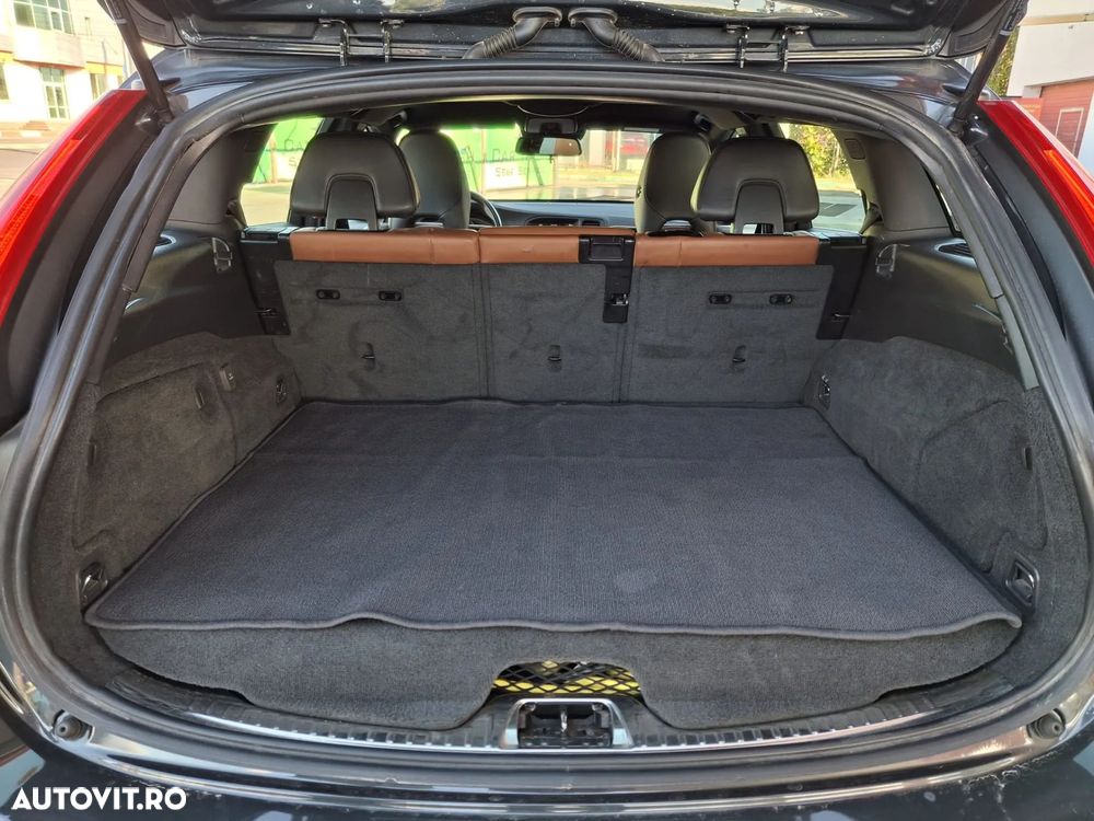 Volvo V60 D6 Plug-In-Hybrid AWD Geartronic Summum - 20