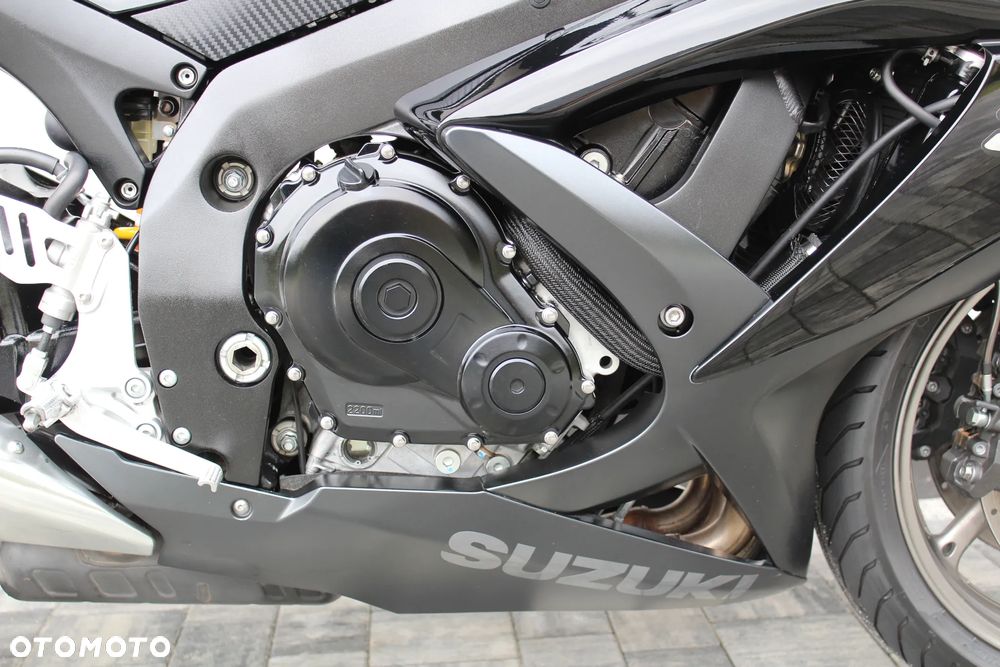 Suzuki GSX-R - 24