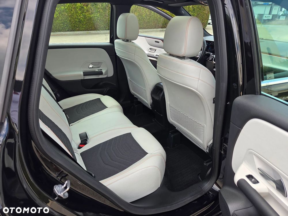 Mercedes-Benz Klasa B 220 d AMG Line 8G-DCT - 11