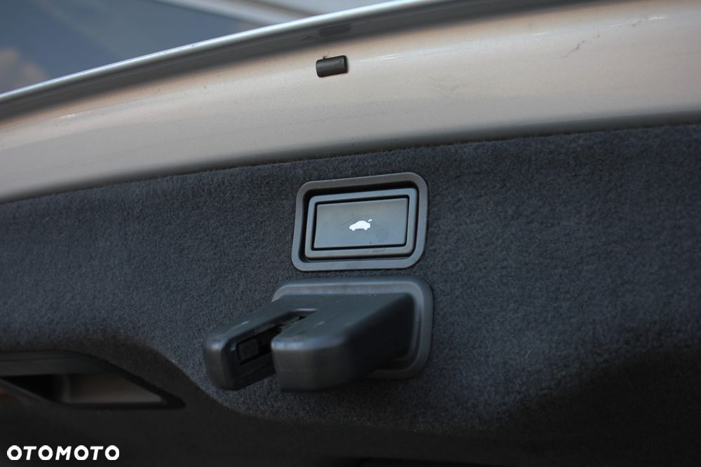 Audi A8 W12 quattro - 11