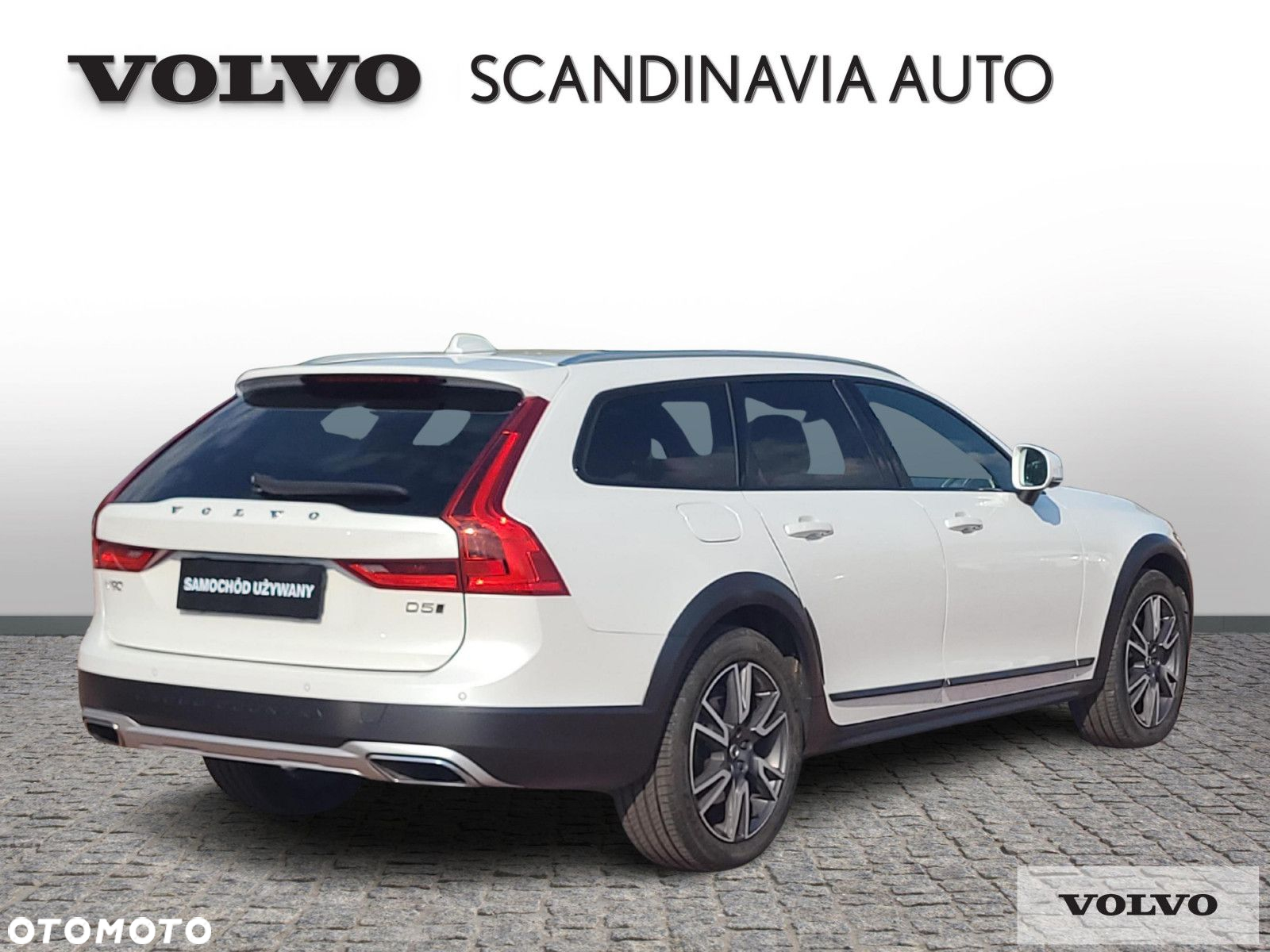 Volvo V90 Cross Country - 39