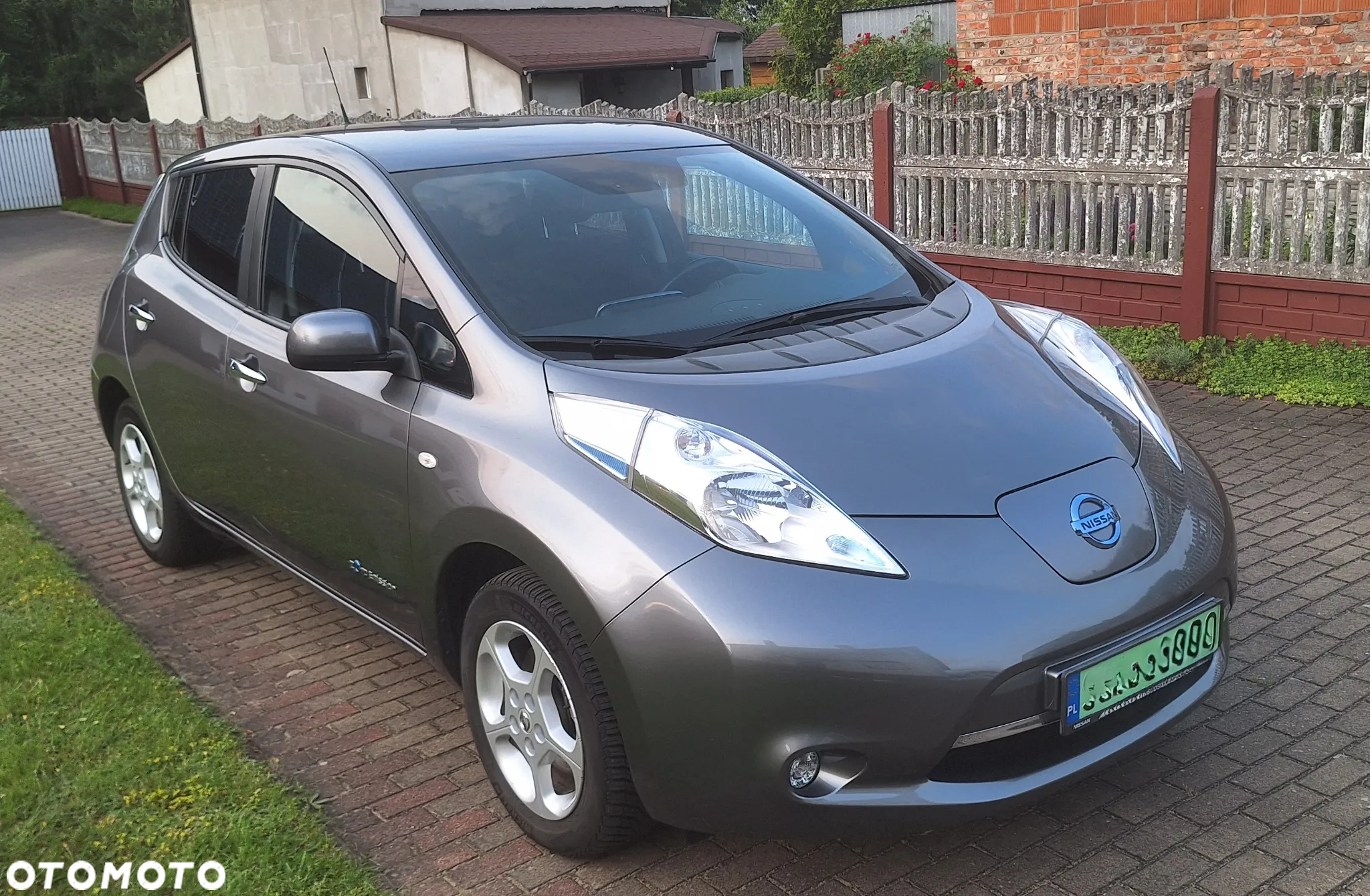 Nissan Leaf - 2