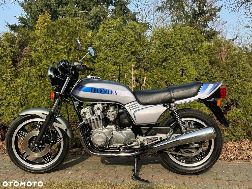 Honda CB - 11