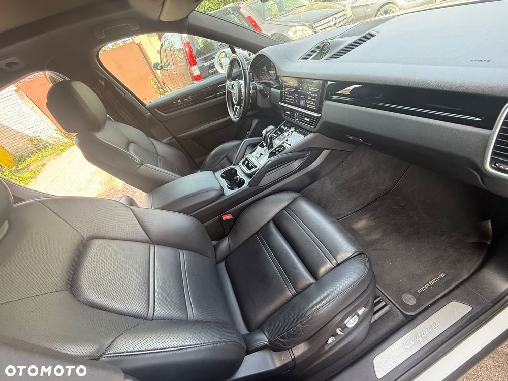 Porsche Cayenne Platinum Edition - 10