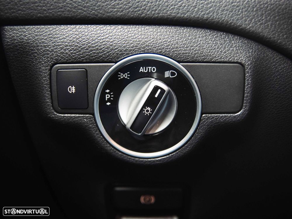 Mercedes-Benz GLA 180 CDI Urban - 25