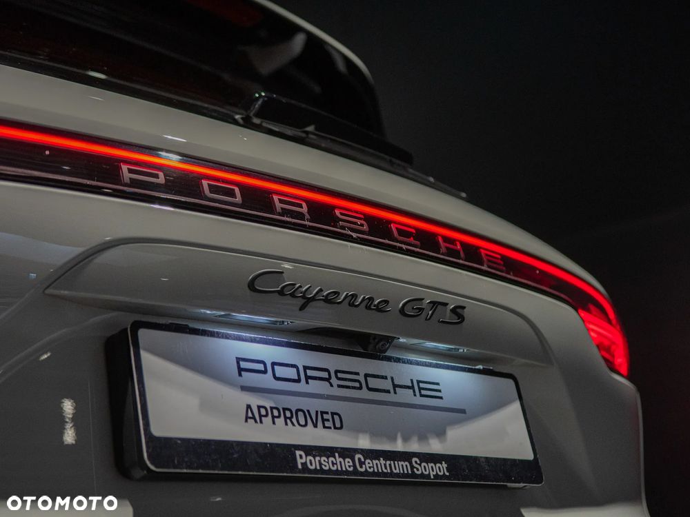 Porsche Cayenne - 16