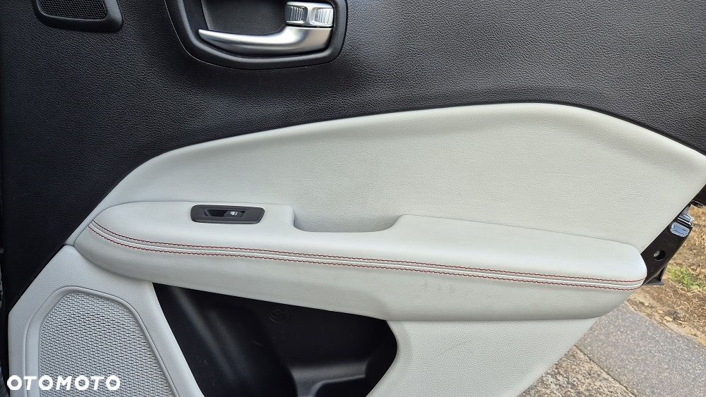 Jeep Compass 1.4 MultiAir Limited - 23