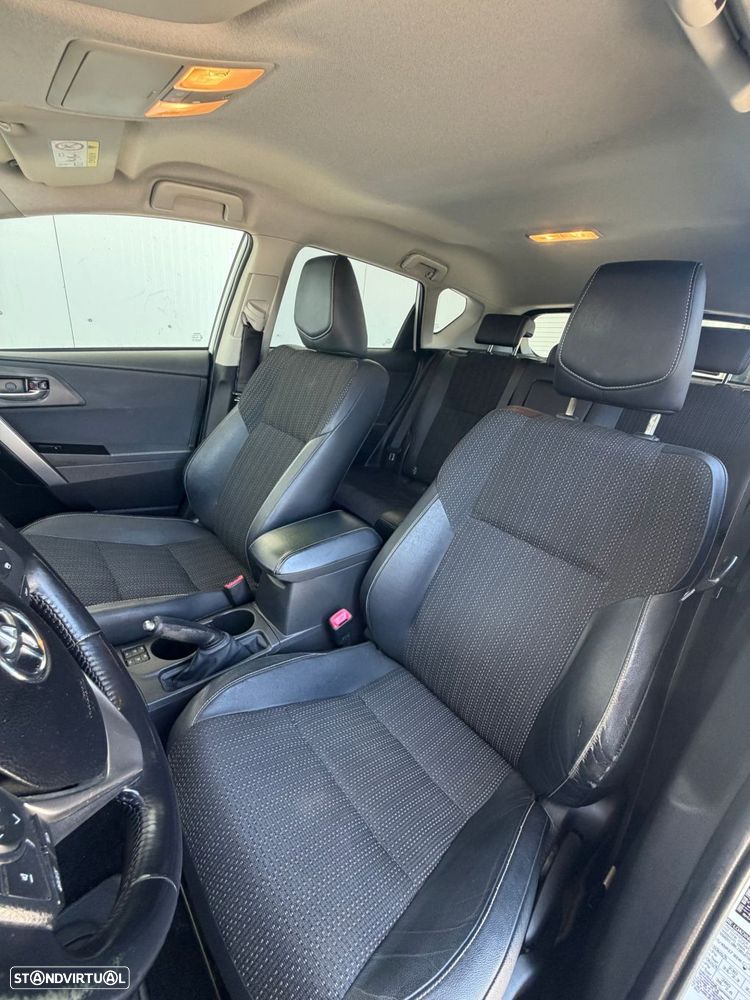 Toyota Auris - 32