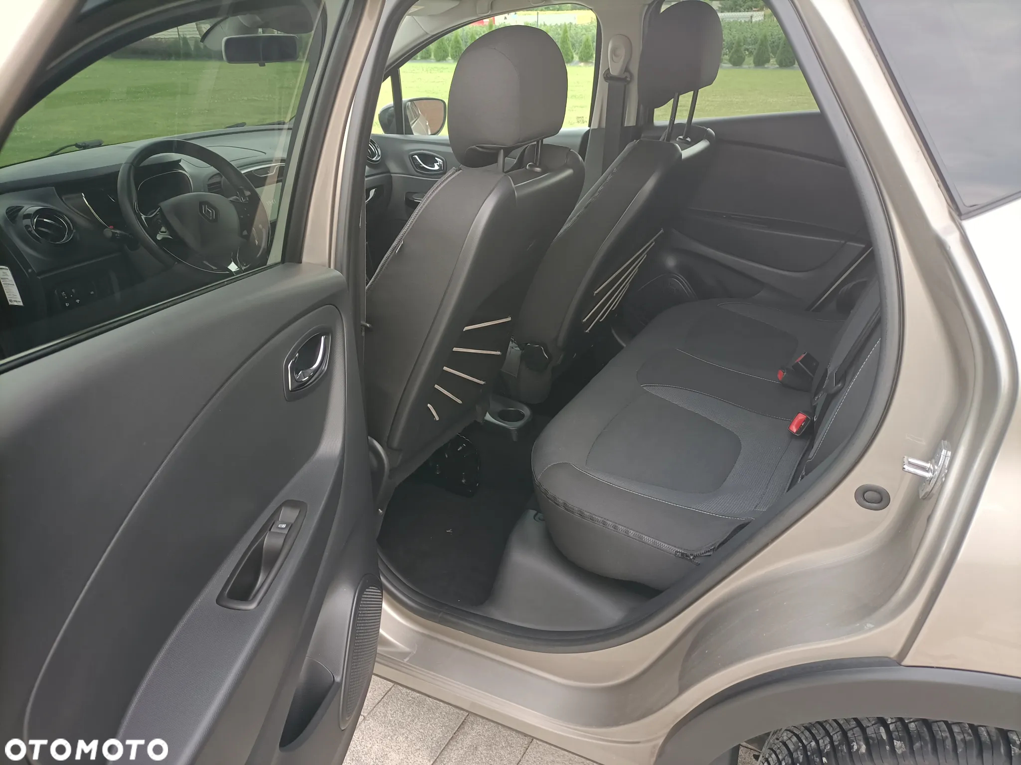 Renault Captur - 22
