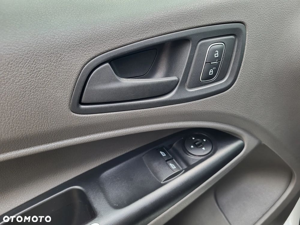Ford Transit Connect - 11