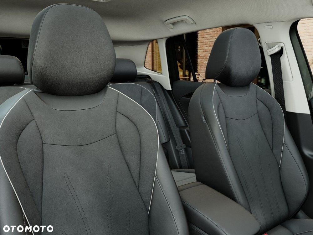 Volkswagen Tiguan - 11