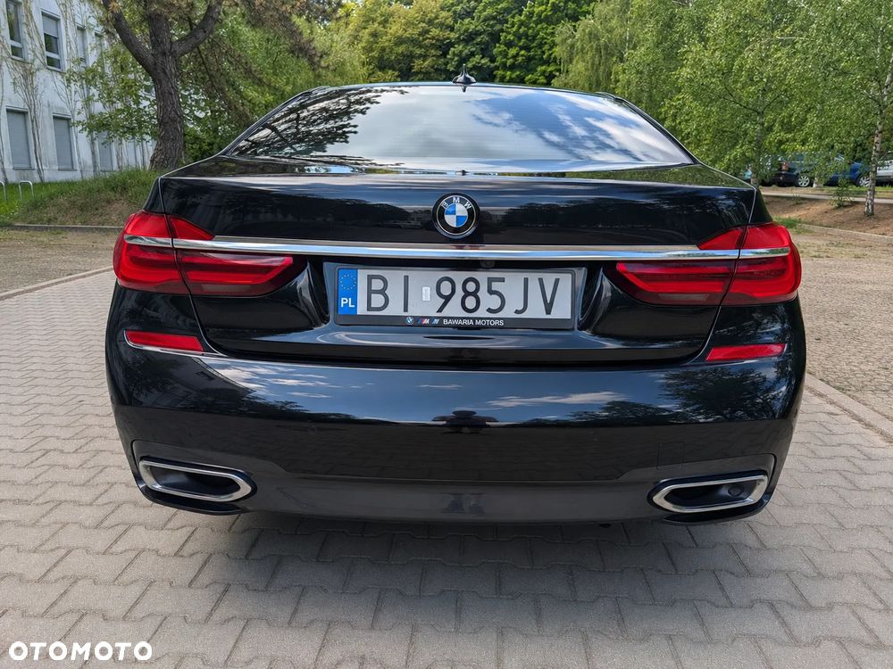 BMW Seria 7 740i - 9