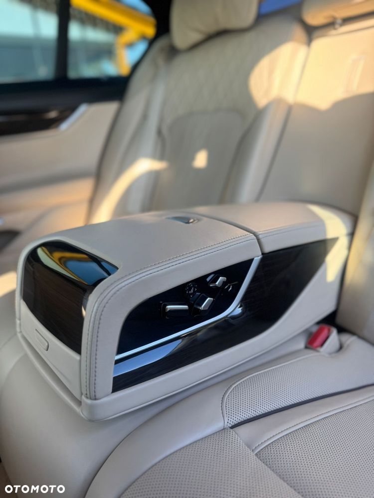 BMW Seria 7 730d xDrive - 13