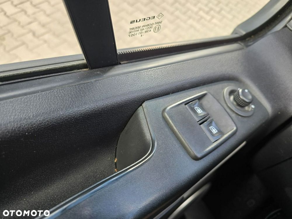 Renault Trafic - 23