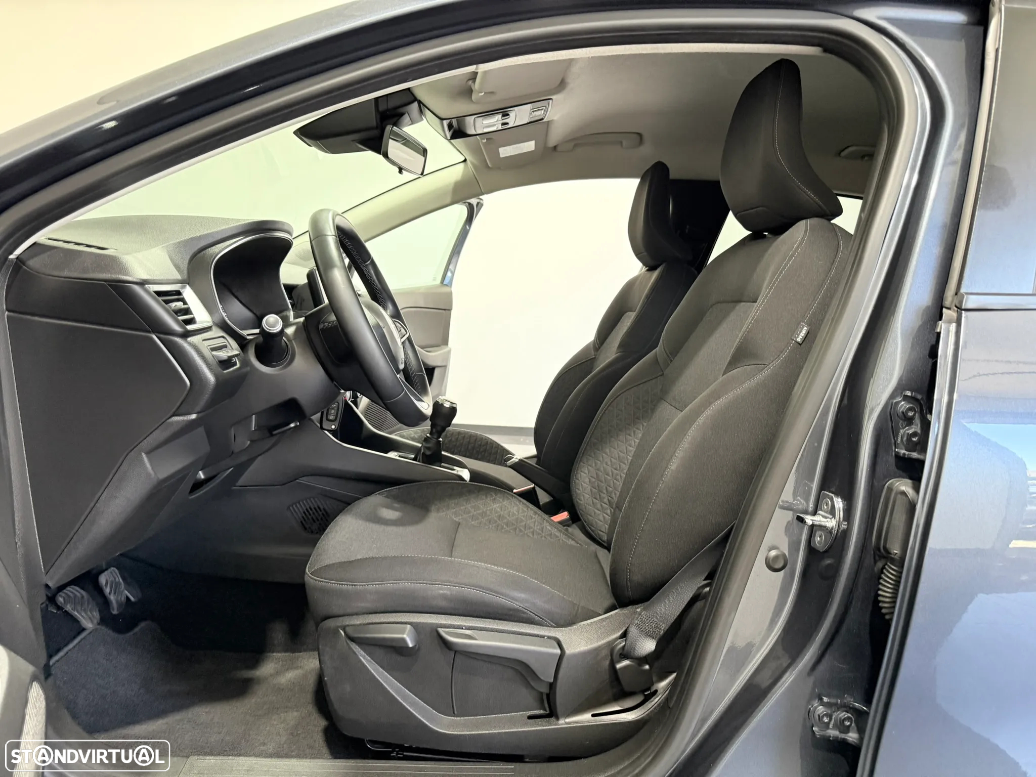 Renault Clio 1.0 TCe Exclusive - 32