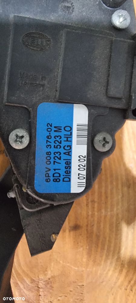 Pedał potencjometr gazu ASSAT B5 FL 1.9 TDI 8D1723523M - 2