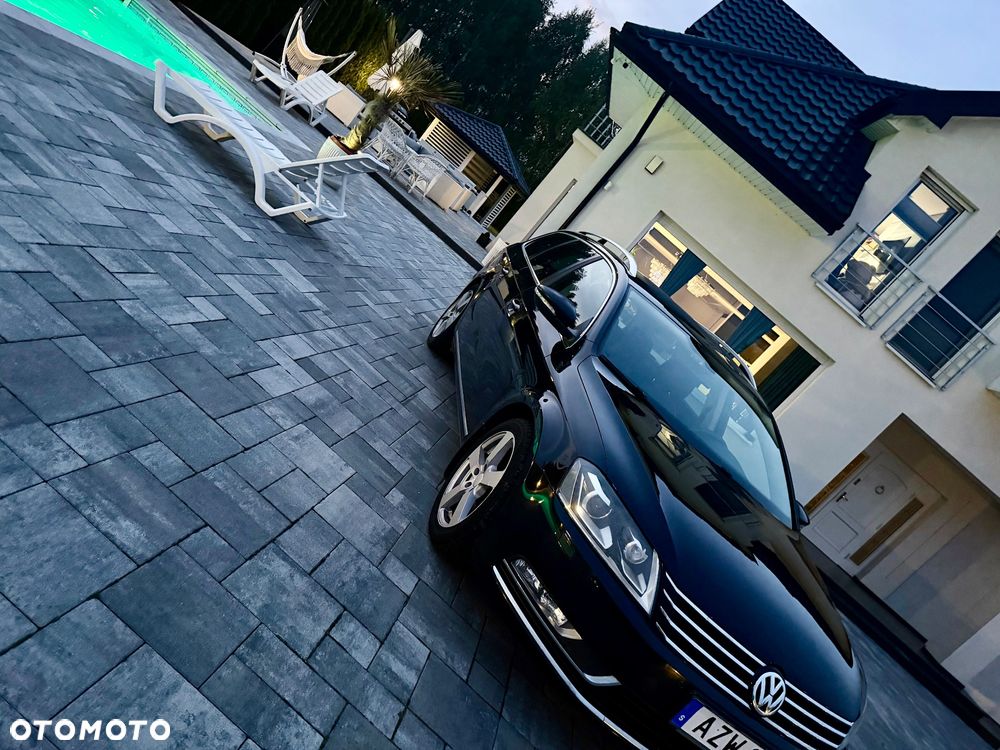 Volkswagen Passat 2.0 TDI DPF DSG Sportline - 32