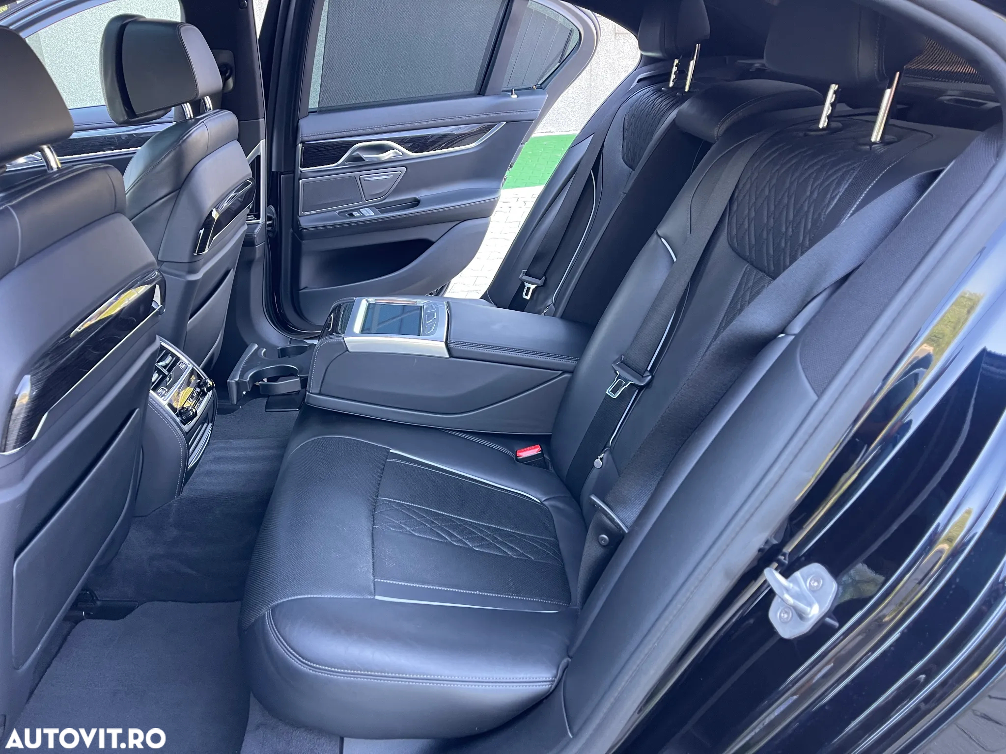 BMW Seria 7 740d xDrive - 29