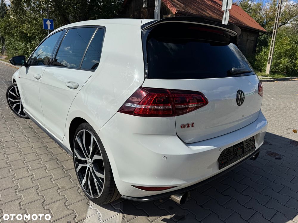 Volkswagen Golf GTI BlueMotion Technology - 3