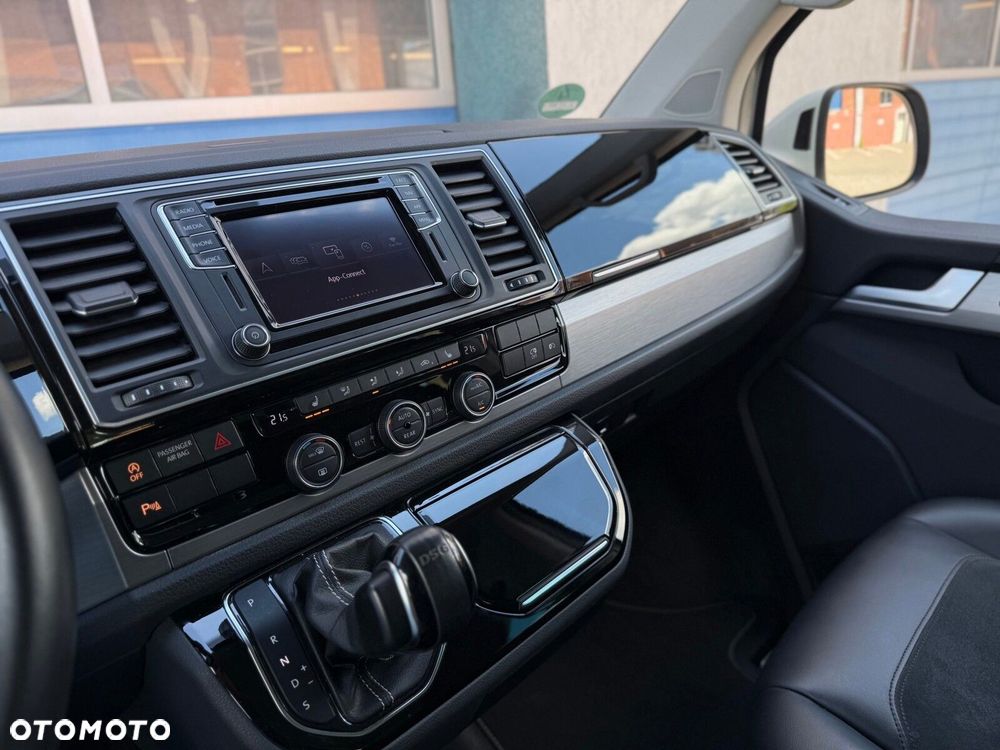 Volkswagen Multivan - 25