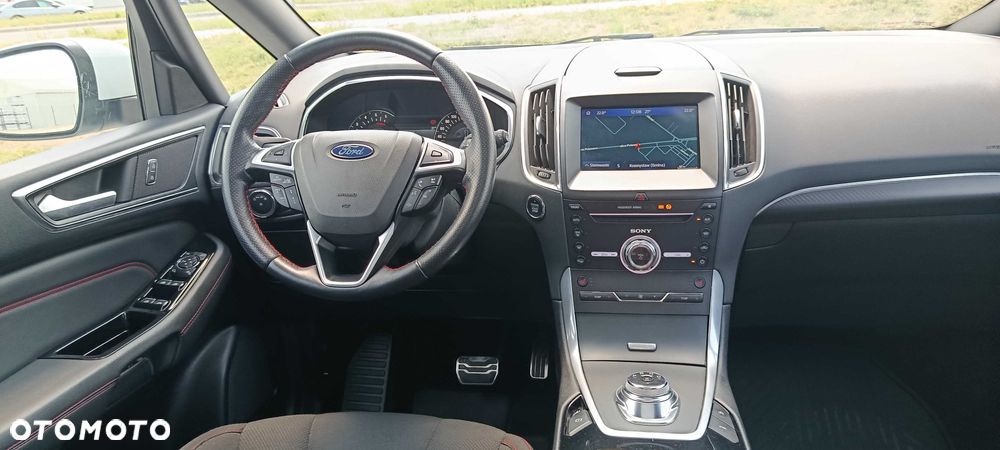 Ford S-Max - 8
