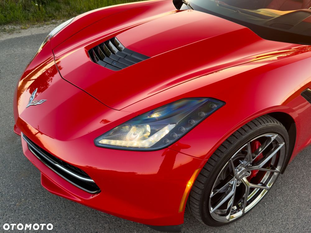 Chevrolet Corvette - 17