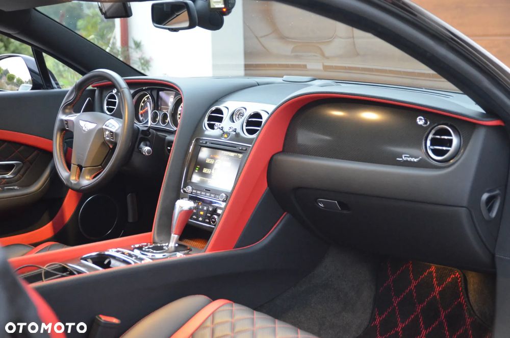 Bentley Continental GT Speed Convertible - 28
