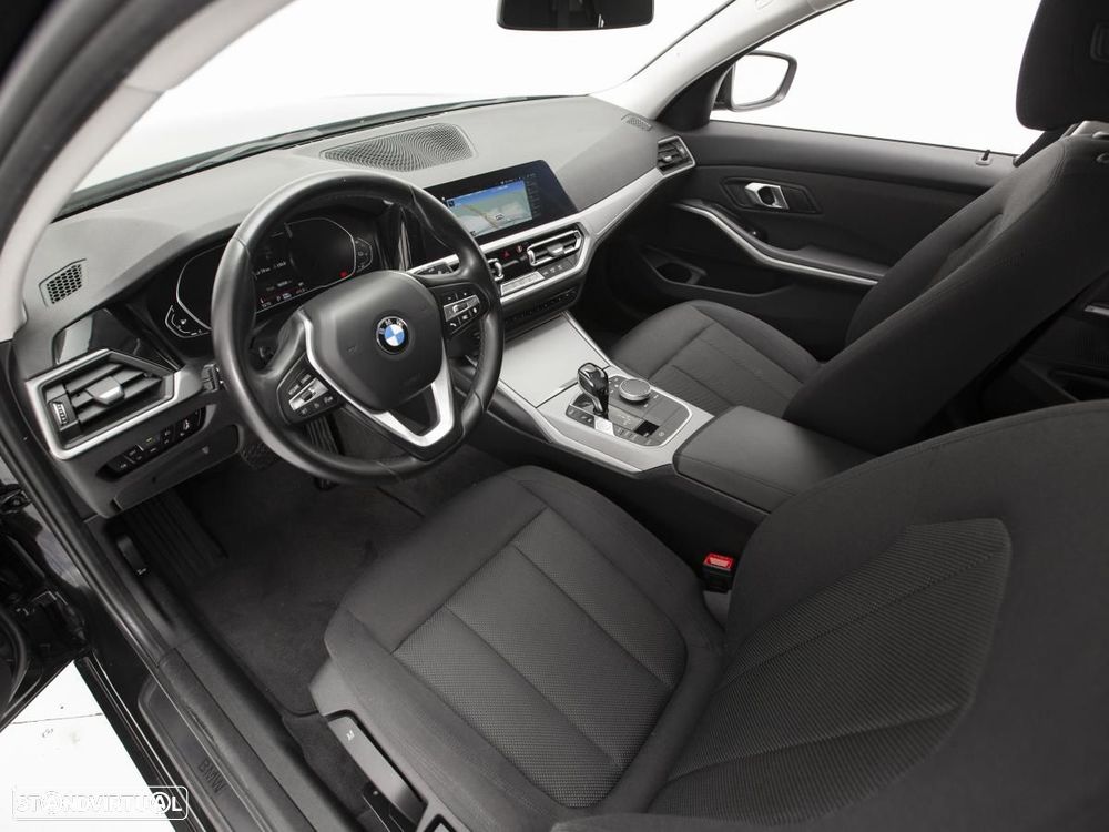 BMW 330 e Corporate Edition Auto — fotografia 8