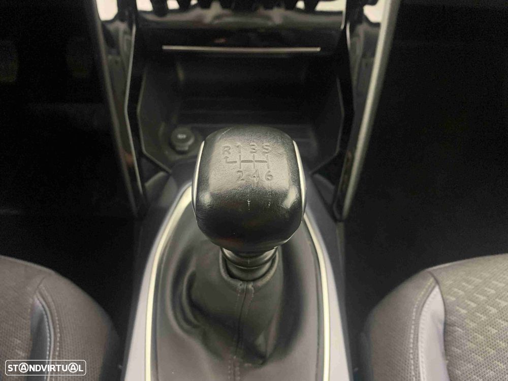 Peugeot 2008 1.2 PureTech Allure - 9