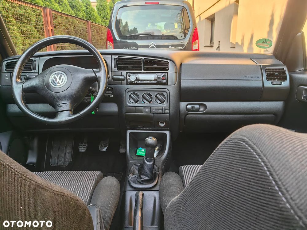 Volkswagen Golf Cabrio 1.6 - 8
