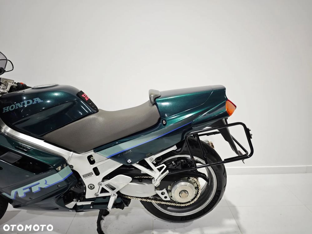 Honda VFR - 9