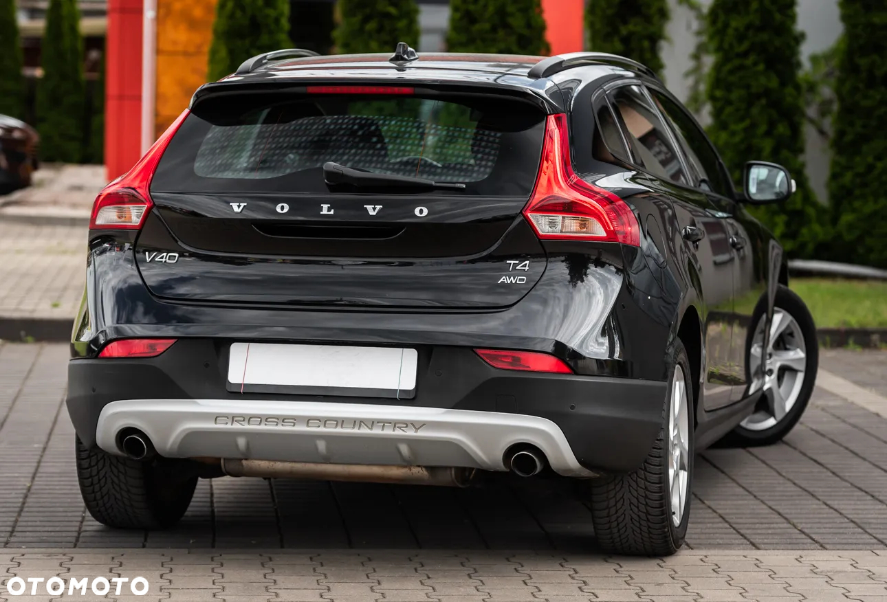 Volvo V40 Cross Country - 12