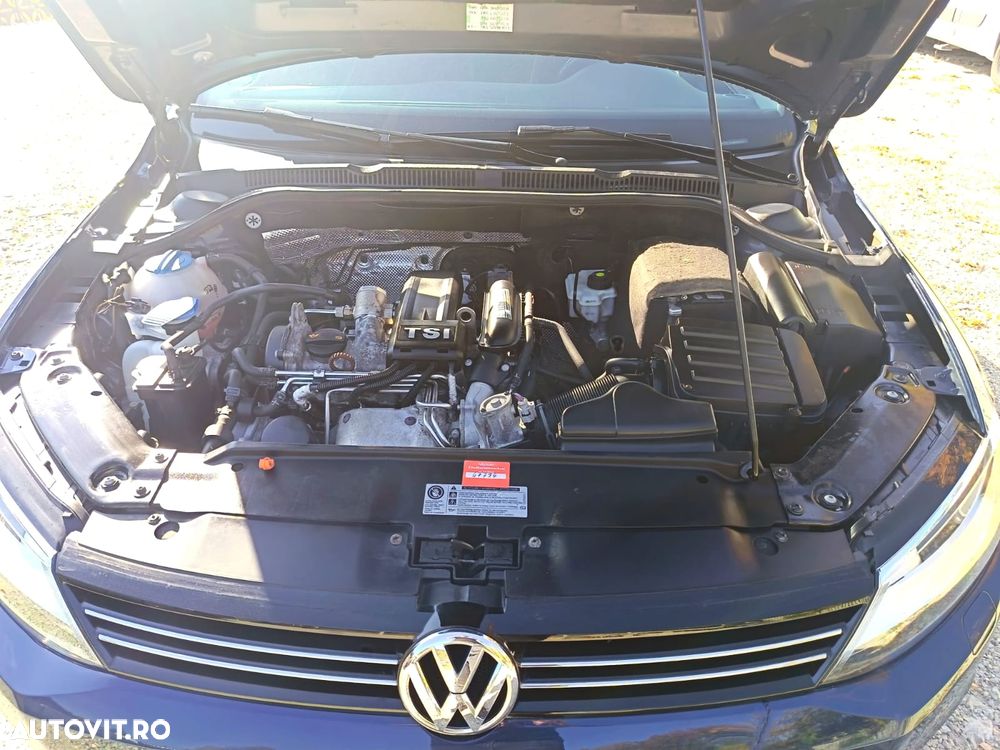 Volkswagen Jetta - 11