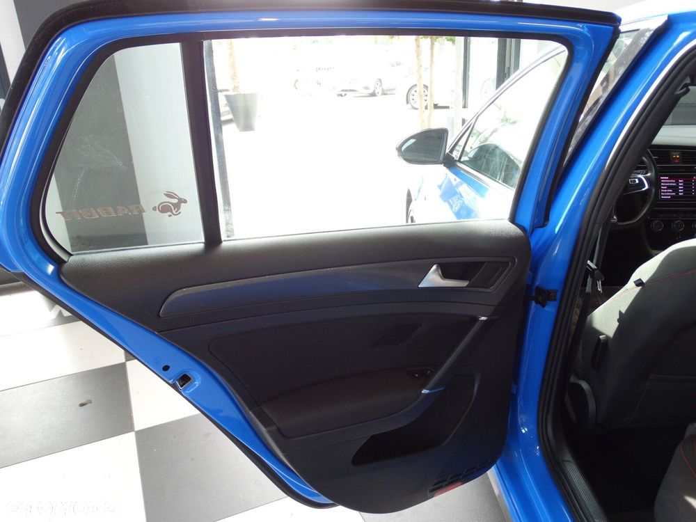 Volkswagen Golf - 28