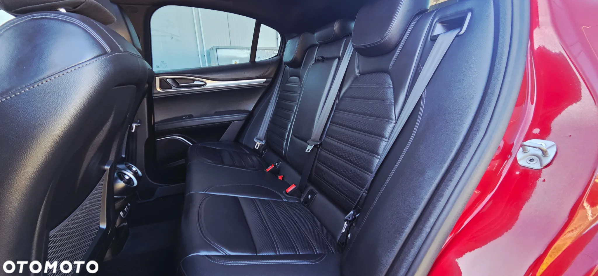 Alfa Romeo Stelvio 2.0 Turbo 16V AT8-Q4 Veloce - 32