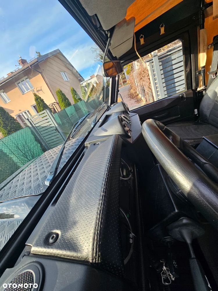 Land Rover Defender 90 Pick Up S - 18