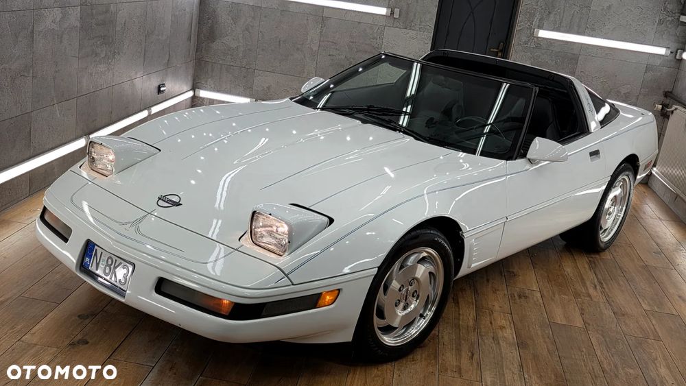 Chevrolet Corvette - 4