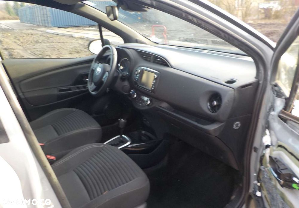Toyota Yaris - 24