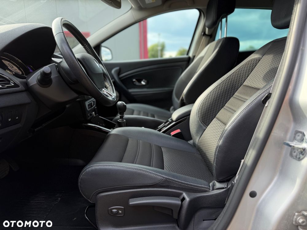 Renault Megane ENERGY TCe 130 BOSE EDITION - 14