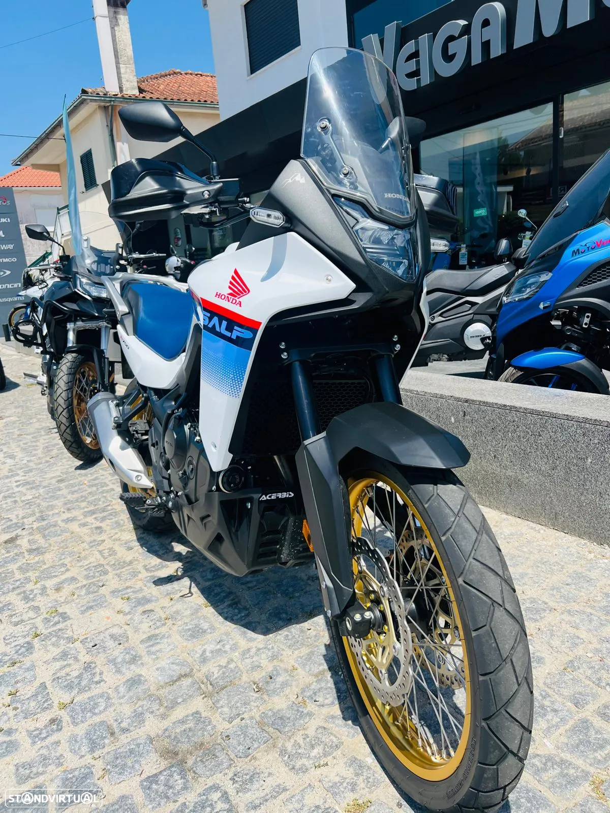 Honda Transalp 750 - 6