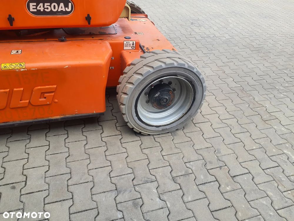 JLG E450AJ - 12