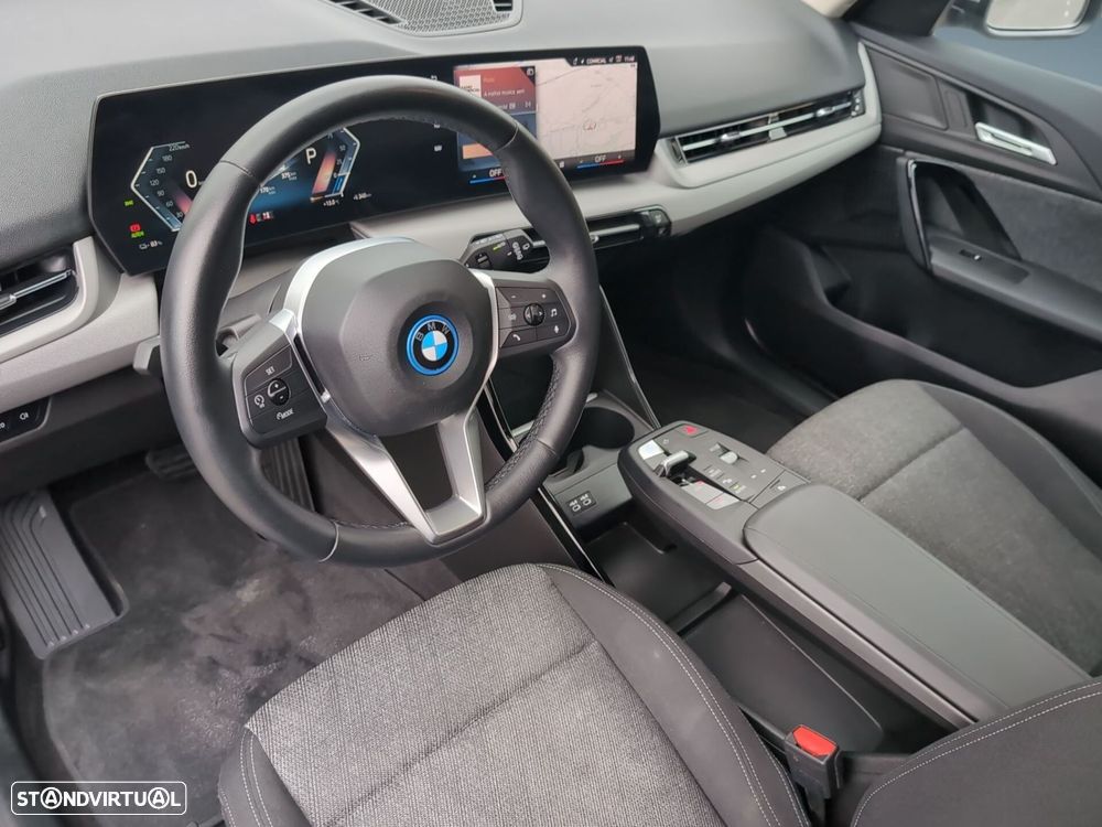 BMW iX1 eDrive20 - 13