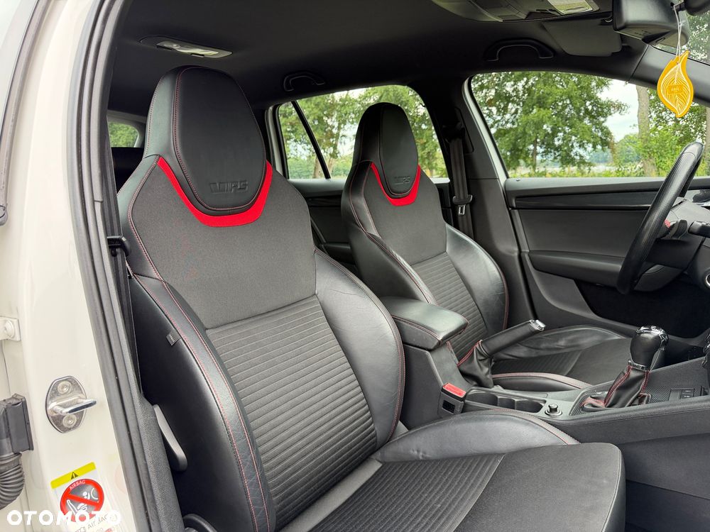 Skoda Octavia 2.0 TDI DSG RS - 15