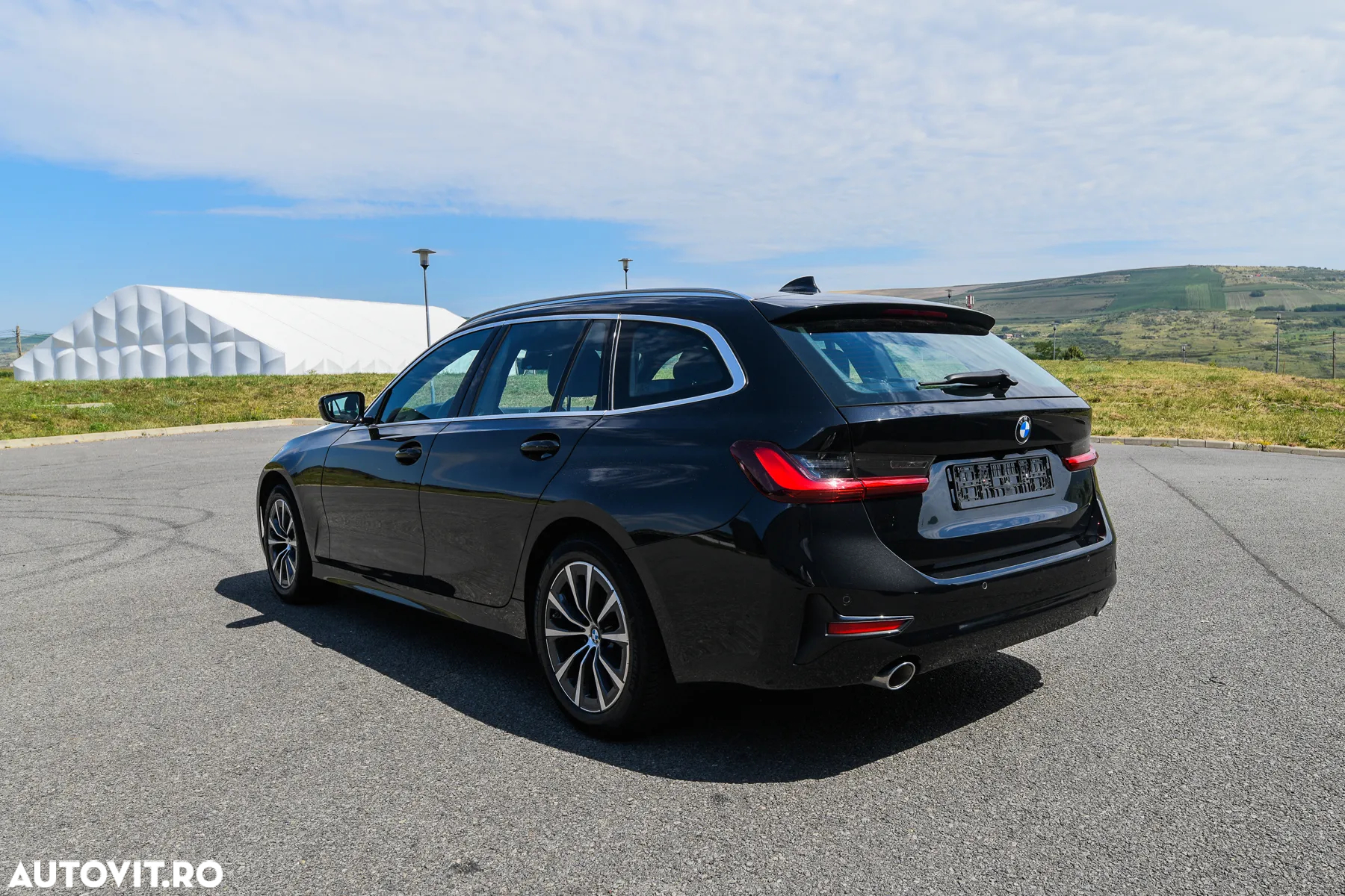BMW Seria 3 318d Touring Aut. - 36