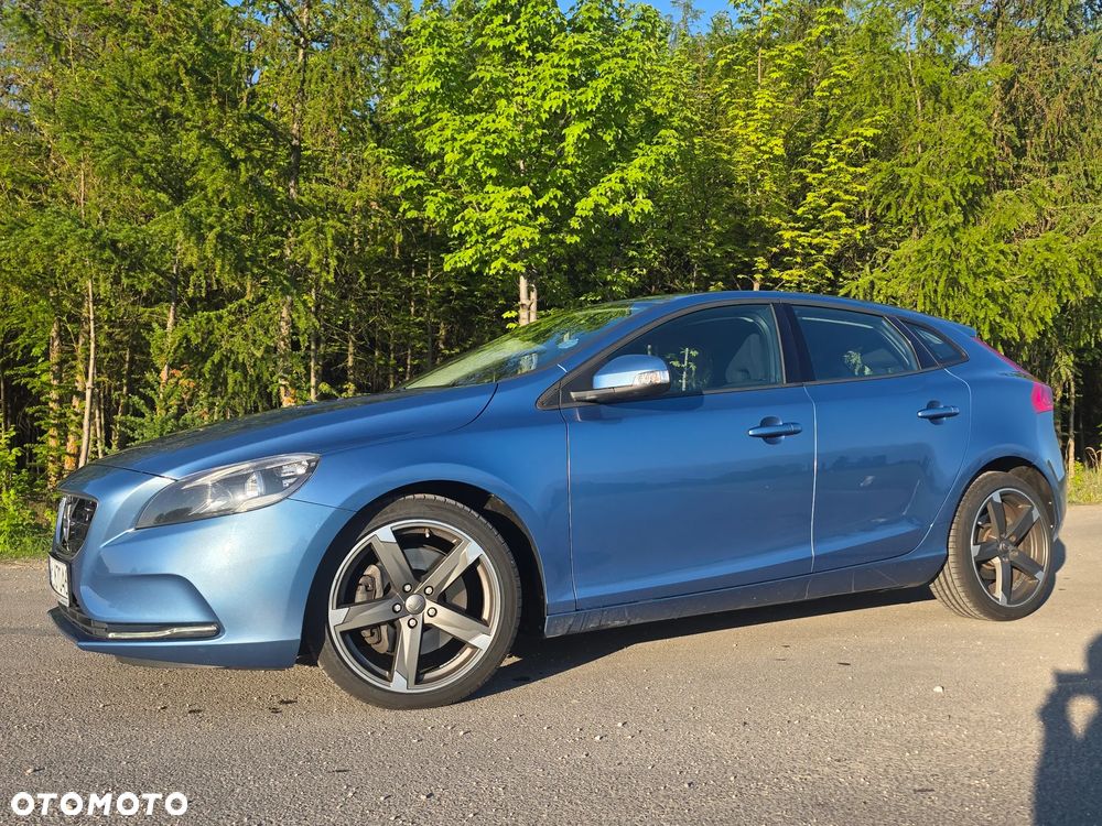 Volvo V40 D4 Momentum - 1