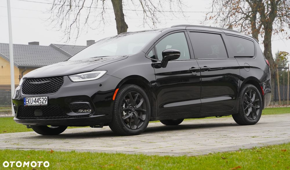 Chrysler Pacifica - 3