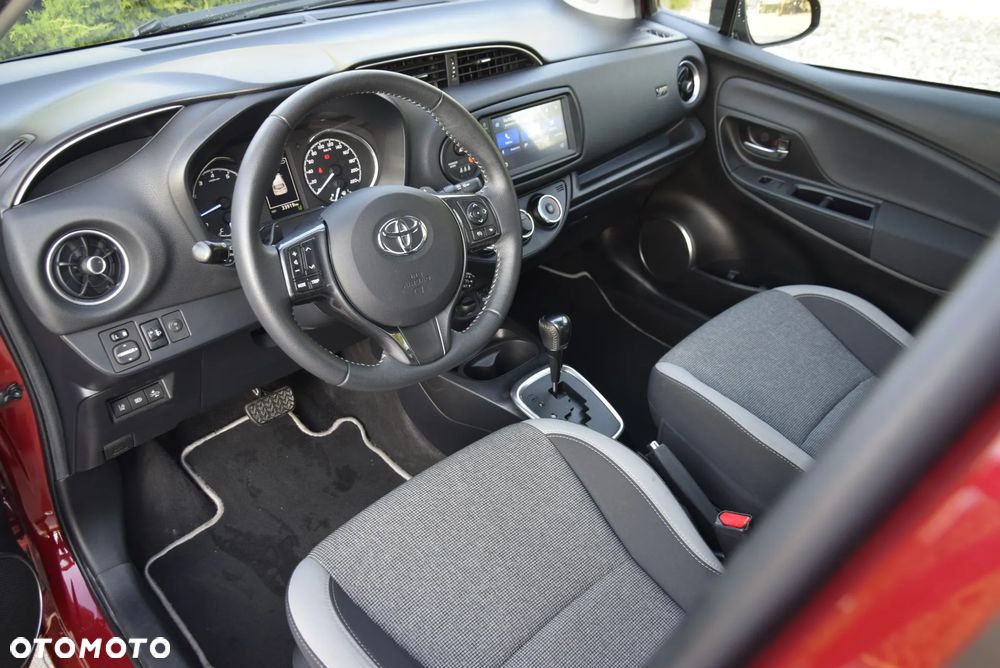 Toyota Yaris 1.5 20th Anniversary CVT - 12