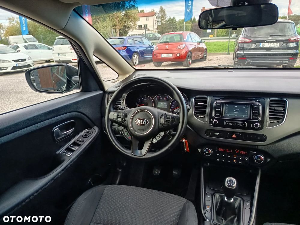 Kia Carens 1.6 GDI Dream Team Edition - 17